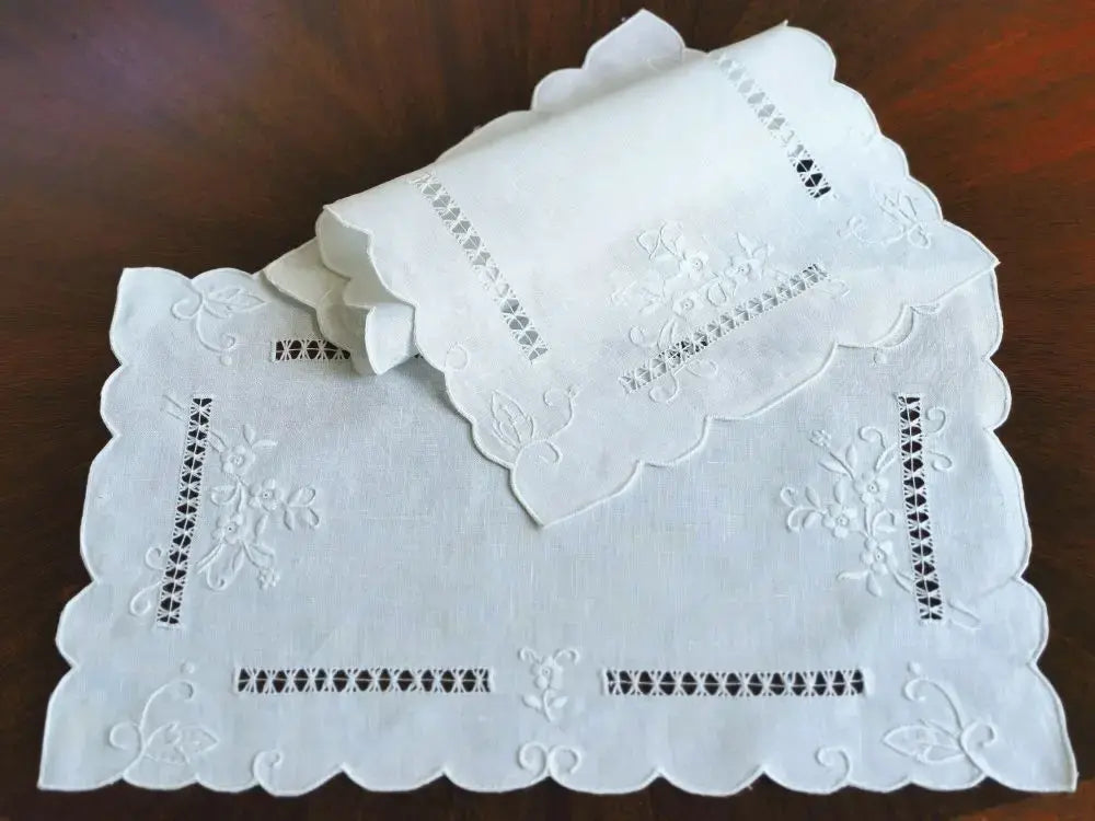 @6092 100% Handmade Embroidered Hemstitched Floral PlacematTable Runner, Pure Linen, Vintage, Classic Design, Great Gift, Flower